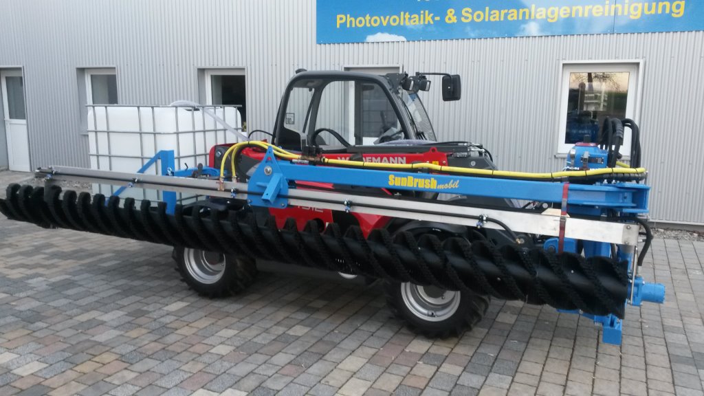 Photovoltaik- und Solarreinigung von Freiflächenanlage in Bayern